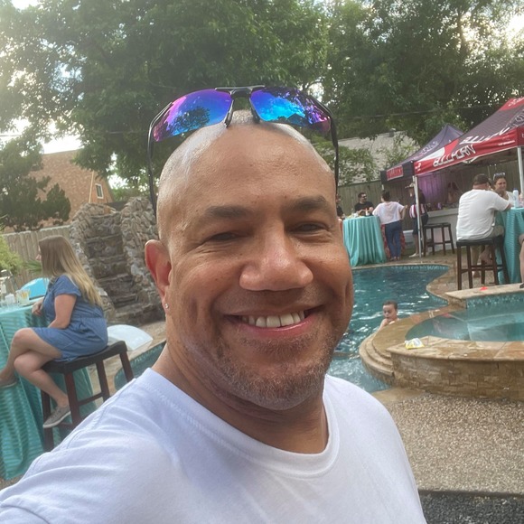 Meet your Posher, Juan - Picture 1 of 1